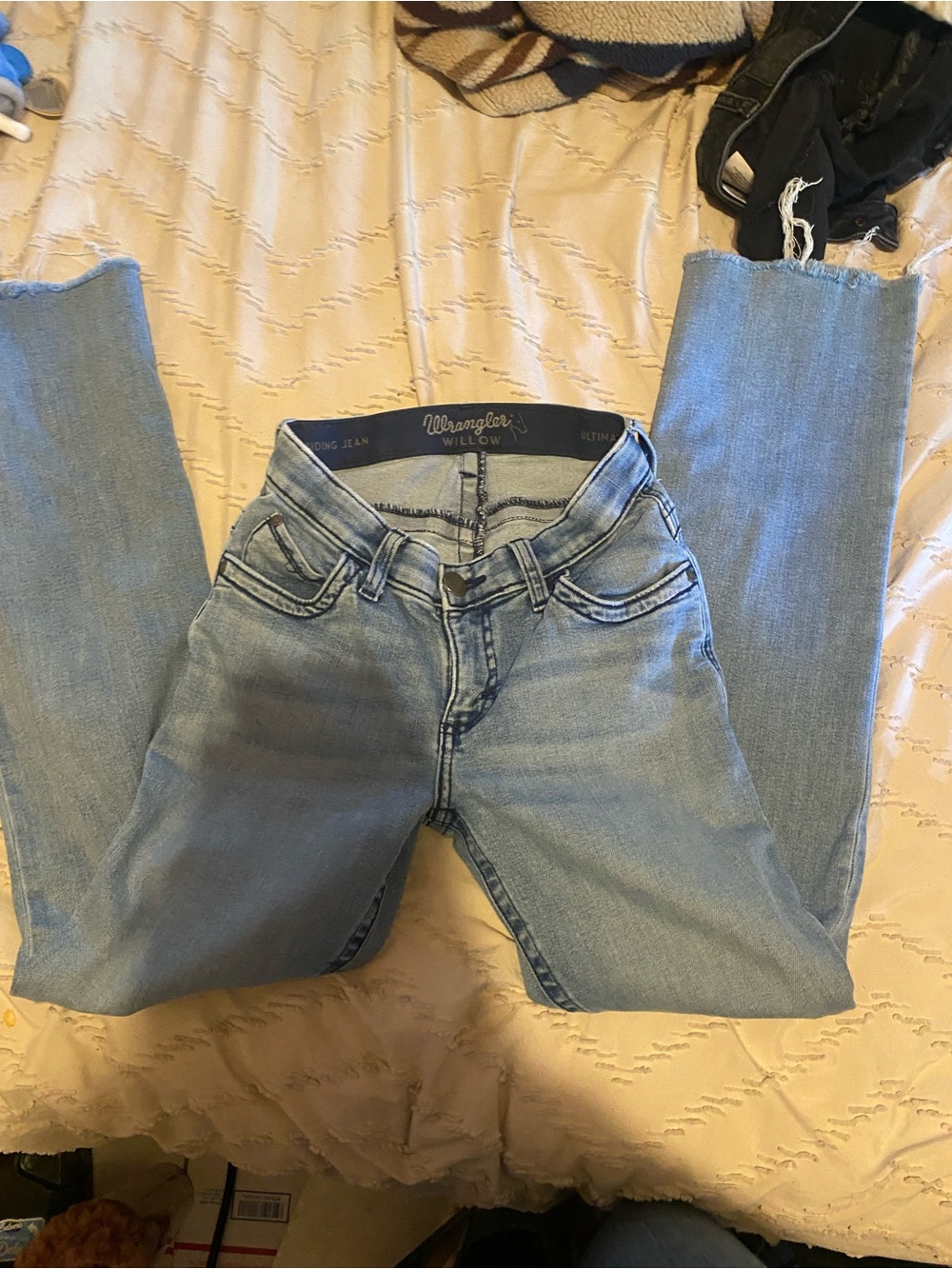 Wrangler Light Blue Boot-Cut Women’s Jeans with Frayed Hem - Picture 3 of 6